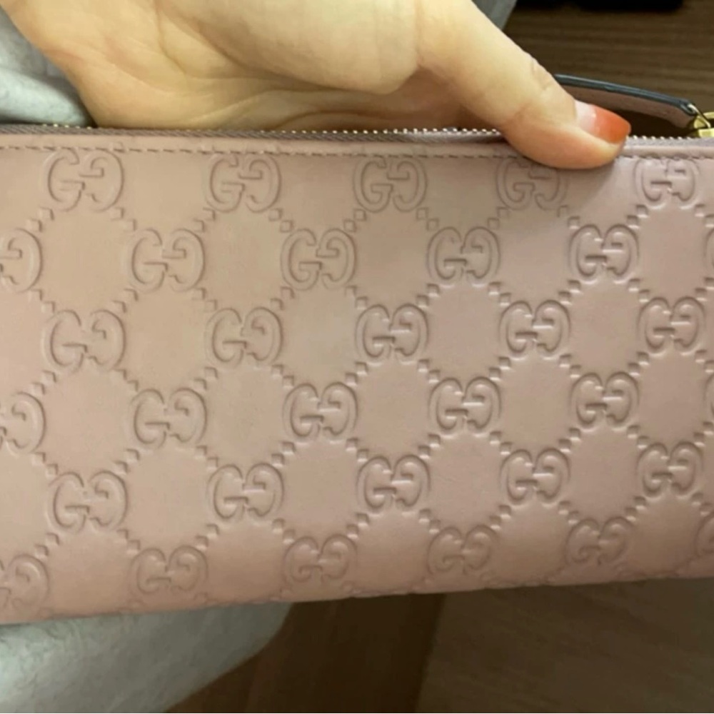 Gucci Pink Embossed Leather Clutch